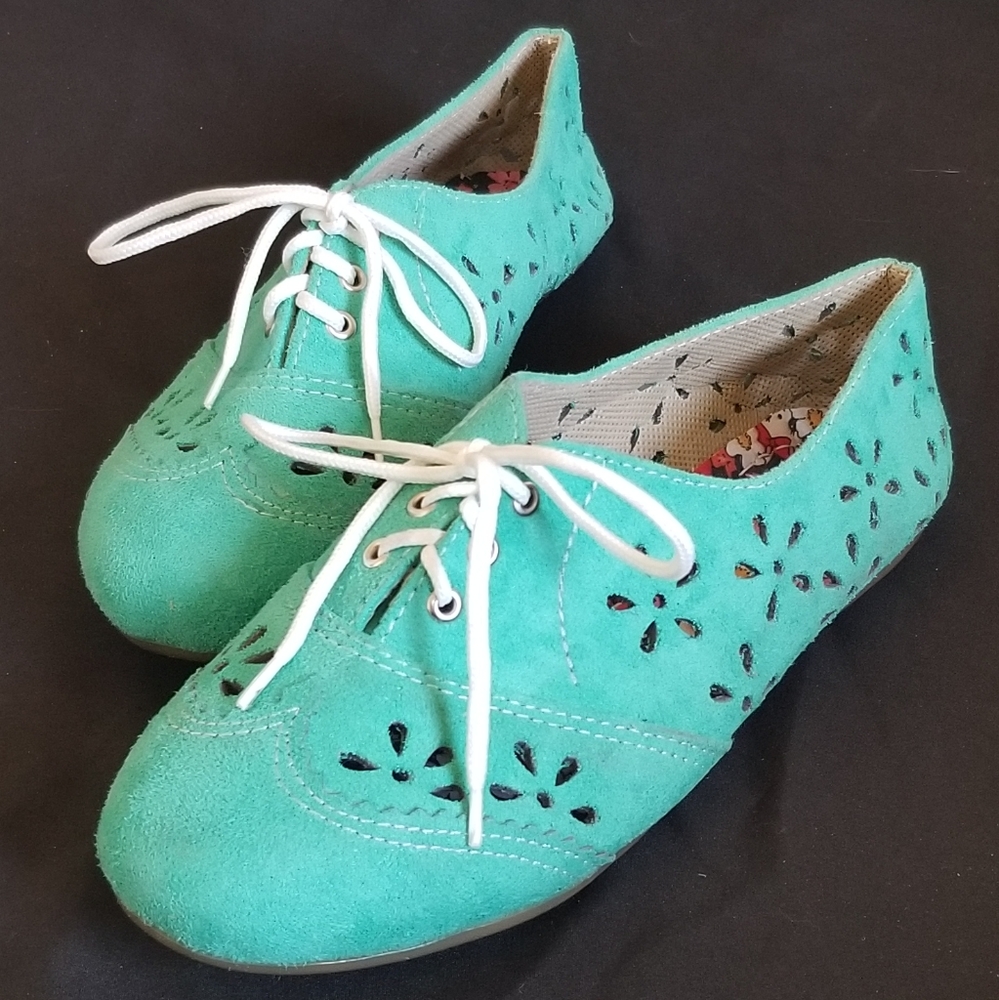 American Eagle | Floral Cutout Lace Up flats